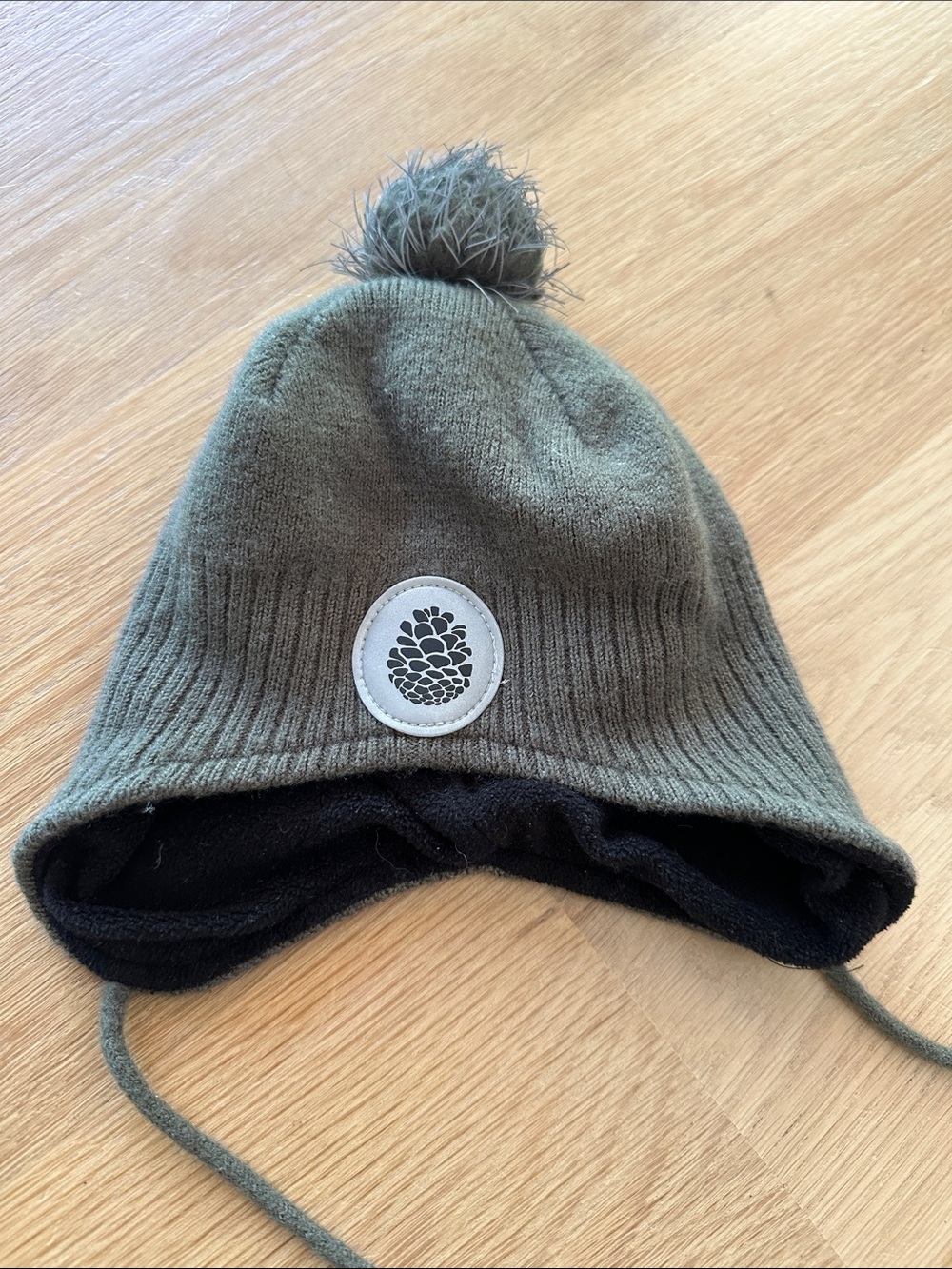 Kuling European brand Olive Green Pom-Pom